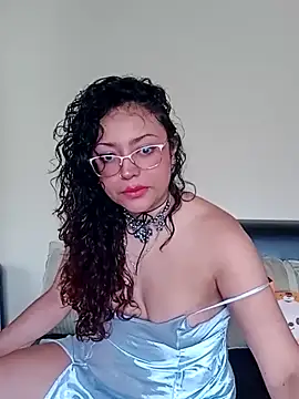 Lunavega1 online show from February 18, 2026, 5:20 pm