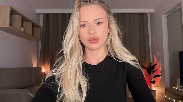 Snapshot of Julia_RL chatting on October 2, 2025, 9:44 pm Julia RL online show from October 2, 2025, 9:44 pm