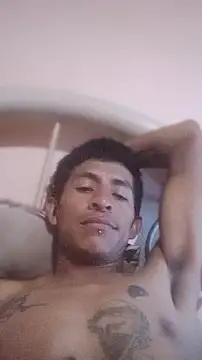 carloshot31 online show from May 12, 2026, 7:05 am