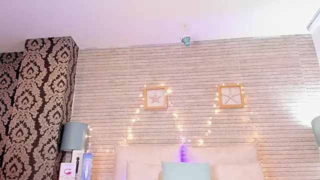 Snapshot of Catalinna_Thompson chatting on February 2, 2025, 6:10 pm Catalinna Thompson online show from February 2, 2025, 6:10 pm