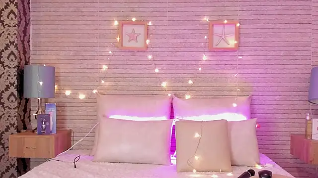 Snapshot of Catalinna_Thompson chatting on February 22, 2025, 12:08 pm Catalinna Thompson online show from February 22, 2025, 12:08 pm