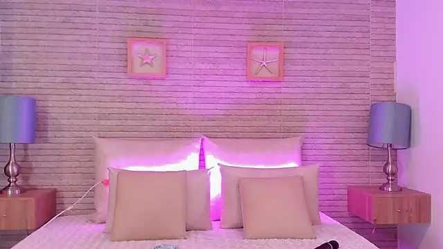 Snapshot of Catalinna_Thompson chatting on March 22, 2025, 12:04 pm Catalinna Thompson online show from March 22, 2025, 12:04 pm