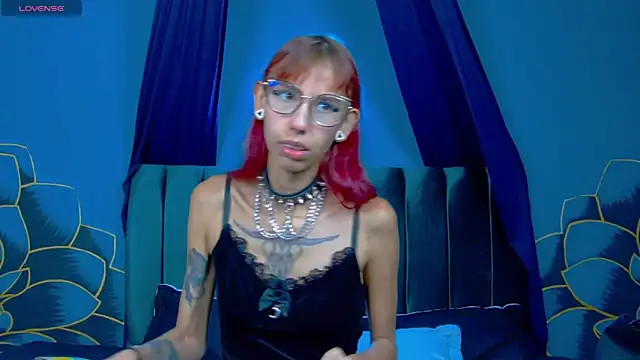 Lunamistyc online show from December 5, 2025, 7:32 pm