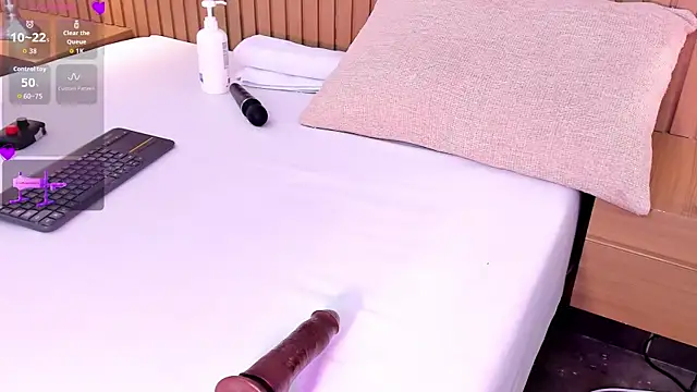 sexy mich 18 online show from December 22, 2025, 3:58 am