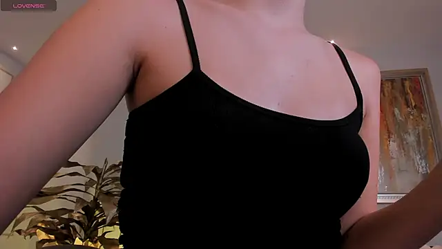 KaiaFerreira online show from November 28, 2025, 11:24 am