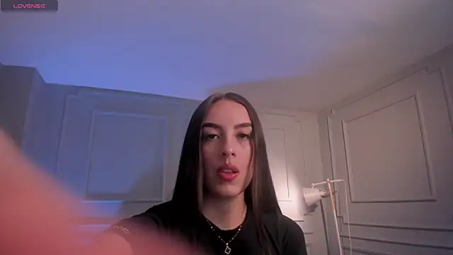 KaiaFerreira online show from February 11, 2026, 5:07 pm