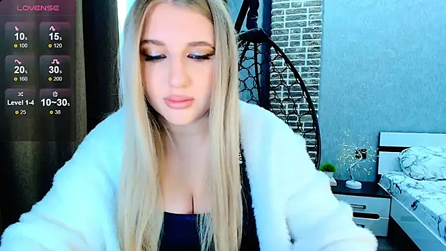 Evacadooo online show from September 30, 2025, 5:01 am