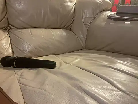 iveedie017 online show from December 23, 2024, 10:44 pm