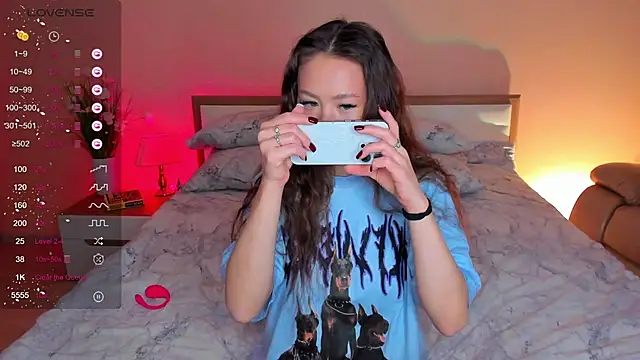 skinny sissss online show from November 6, 2025, 11:11 am