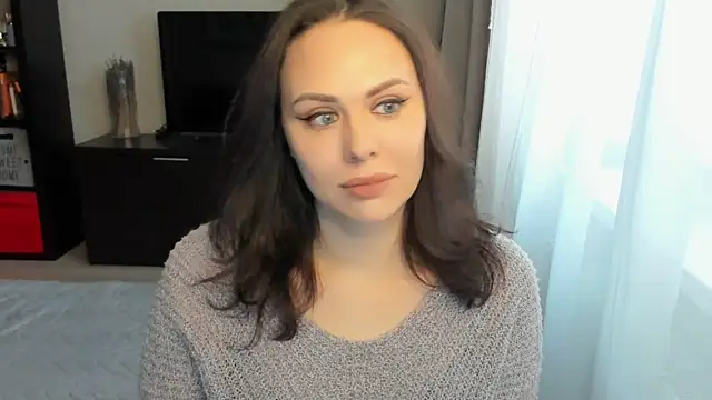 MollyCheiz online show from November 24, 2025, 12:05 pm