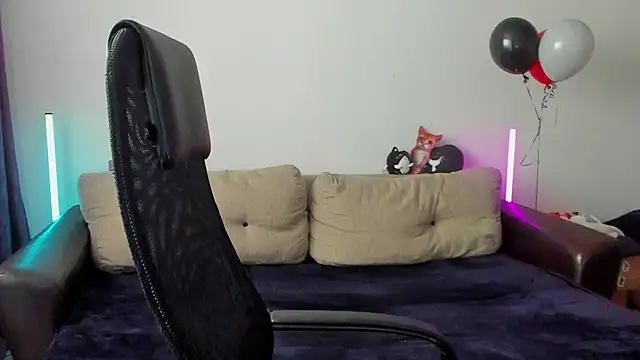 Ostin meow online show from January 19, 2026, 4:49 am