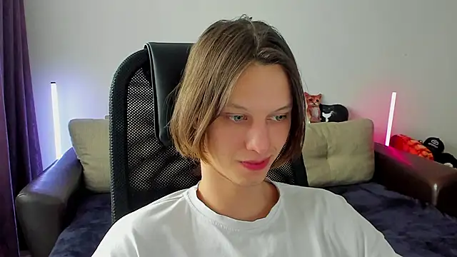 Ostin meow online show from March 16, 2026, 5:44 am