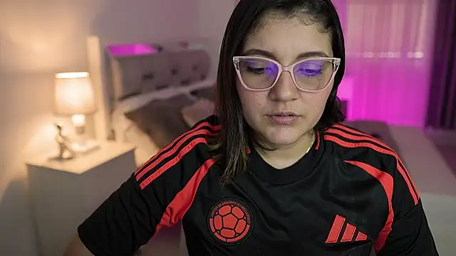 Camilaa bueno online show from December 21, 2024, 8:54 pm