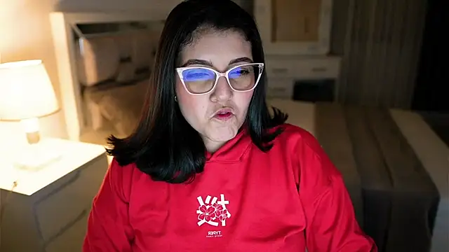 Camilaa bueno online show from October 4, 2025, 12:52 am