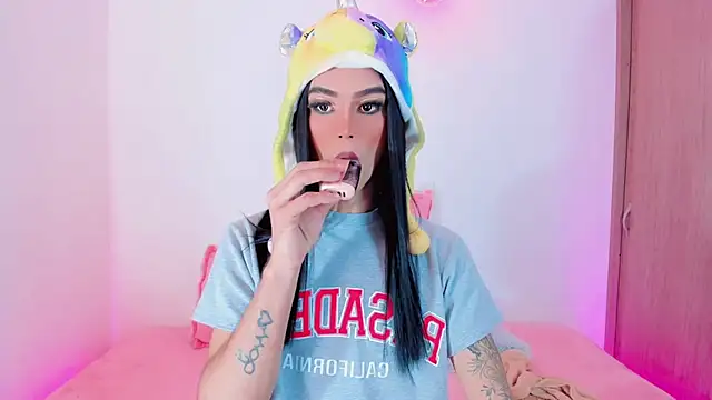 Ashley Reminton online show from March 2, 2025, 10:56 am