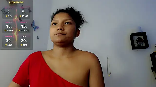 Snapshot of elly_willis chatting on March 4, 2025, 9:00 pm elly willis online show from March 4, 2025, 9:00 pm