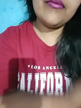 Love-Veronica online show from May 21, 2026, 6:04 pm