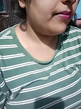 Love-Veronica online show from June 3, 2026, 6:13 pm