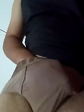 Snapshot of smartboy010101 chatting on February 28, 2025, 4:54 am smartboy010101 online show from February 28, 2025, 4:54 am