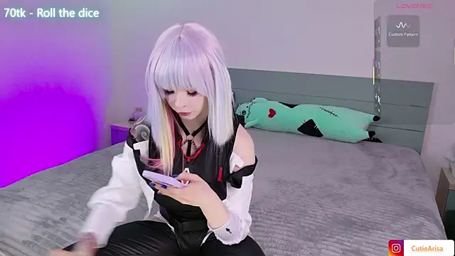 Snapshot of Lust_One_ chatting on April 19, 2026, 6:21 pm Lust One online show from April 19, 2026, 6:21 pm