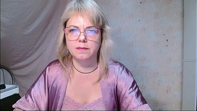 sweetsunset11 online show from February 3, 2026, 12:09 am