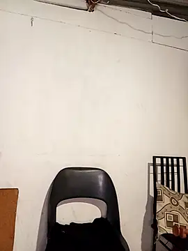 curvyloneah75 online show from December 17, 2025, 5:24 am