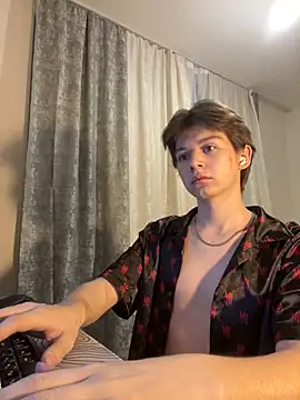 Snapshot of W_N_G_S chatting on January 17, 2025, 1:57 am W N G S online show from January 17, 2025, 1:57 am