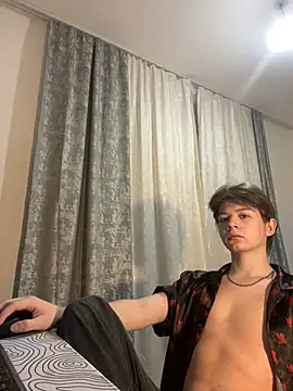 Snapshot of W_N_G_S chatting on January 22, 2025, 9:43 pm W N G S online show from January 22, 2025, 9:43 pm