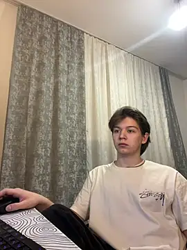 Snapshot of W_N_G_S chatting on March 21, 2025, 7:24 pm W N G S online show from March 21, 2025, 7:24 pm