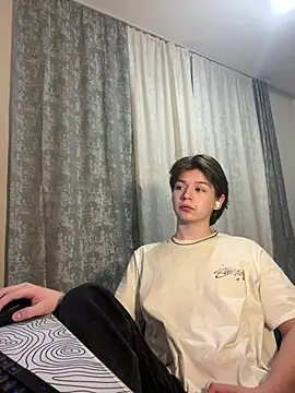 Snapshot of W_N_G_S chatting on March 21, 2025, 11:01 pm W N G S online show from March 21, 2025, 11:01 pm