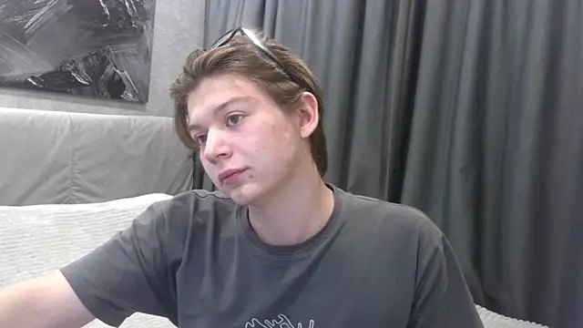 Snapshot of W_N_G_S chatting on September 26, 2025, 8:46 pm W N G S online show from September 26, 2025, 8:46 pm