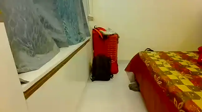 Snapshot of Choco_brownie23 chatting on December 17, 2024, 7:59 pm Choco brownie23 online show from December 17, 2024, 7:59 pm