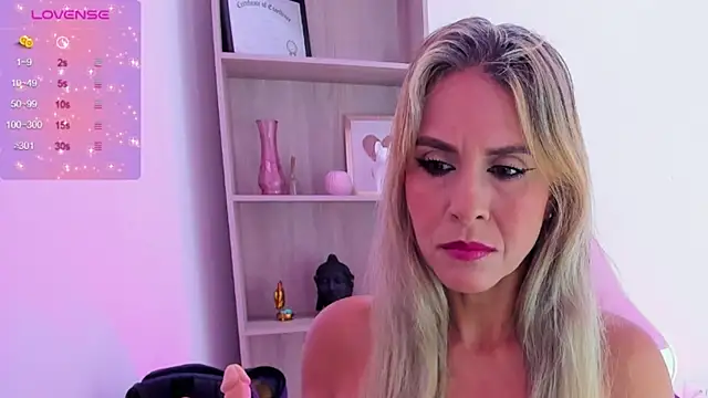 Evangeline johns online show from March 13, 2025, 8:22 pm