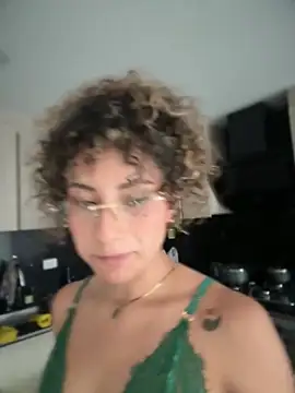 varenkaivanova 22 online show from May 31, 2026, 10:11 pm