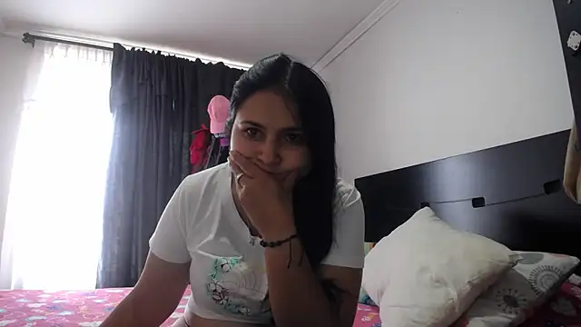 princehermosa44 online show from October 19, 2025, 4:40 pm