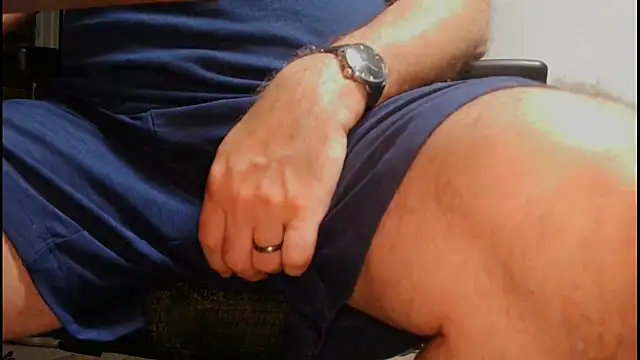 Snapshot of thickdaddy59 chatting on June 10, 2026, 3:18 am thickdaddy59 online show from June 10, 2026, 3:18 am