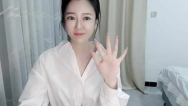 zoe-keke online show from March 1, 2025, 10:24 am