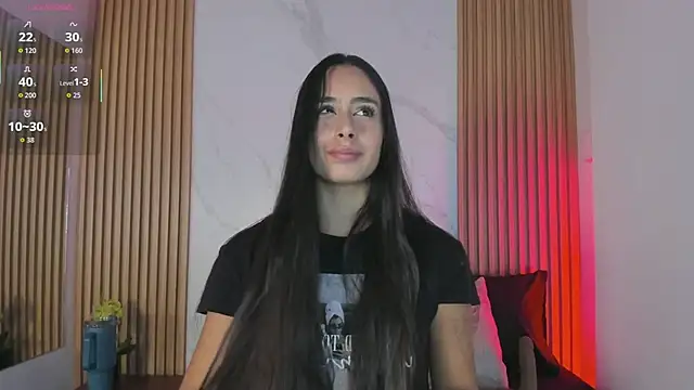 Julia Martinez  online show from February 12, 2026, 11:38 am