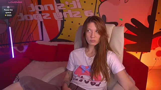 DreamyLinaa online show from February 28, 2026, 8:43 pm