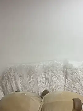 Snapshot of Leyna_Kenet chatting on February 10, 2025, 6:31 am Leyna Kenet online show from February 10, 2025, 6:31 am