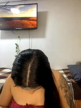 Snapshot of Leyna_Kenet chatting on September 28, 2025, 5:51 pm Leyna Kenet online show from September 28, 2025, 5:51 pm