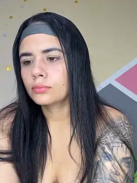 Leyna Kenet online show from May 31, 2026, 7:15 pm