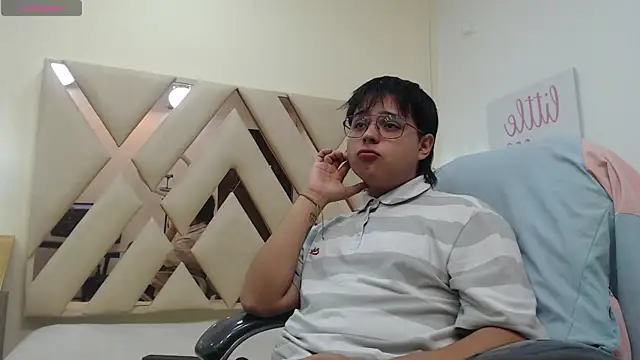 AndrewPherson online show from January 27, 2025, 12:37 pm