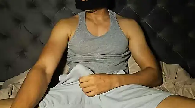 Snapshot of Theindianhung chatting on February 4, 2025, 7:11 pm Theindianhung online show from February 4, 2025, 7:11 pm