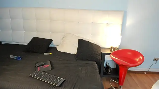 Snapshot of Luxy_Nurse chatting on January 22, 2025, 12:27 am Luxy Nurse online show from January 22, 2025, 12:27 am