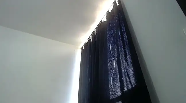 nicolle milf1978 online show from February 27, 2025, 7:58 pm