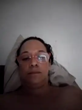 nicolle milf1978 online show from May 21, 2026, 12:23 pm