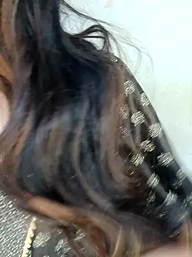 xpihu online show from November 19, 2025, 5:46 pm