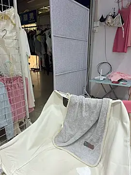 Selenaaaaa- online show from April 12, 2026, 5:34 am