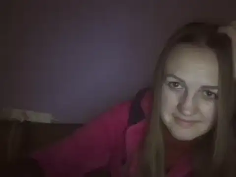 Snapshot of Milaniya261 chatting on March 18, 2025, 12:49 am Milaniya261 online show from March 18, 2025, 12:49 am